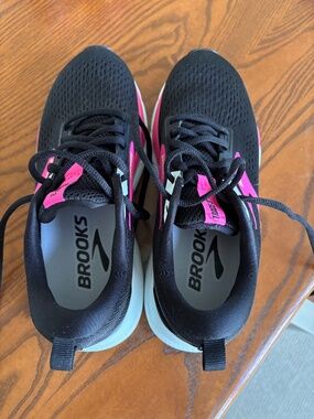 Brooks Women's Trace 3 Running Shoes in size black/pink in size 7